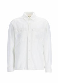 Witte button-up shirt met lange mouwen, twee borstzakken aan de voorkant en een standaard kraag. Gemaakt van lichte stof met een subtiele structuur.