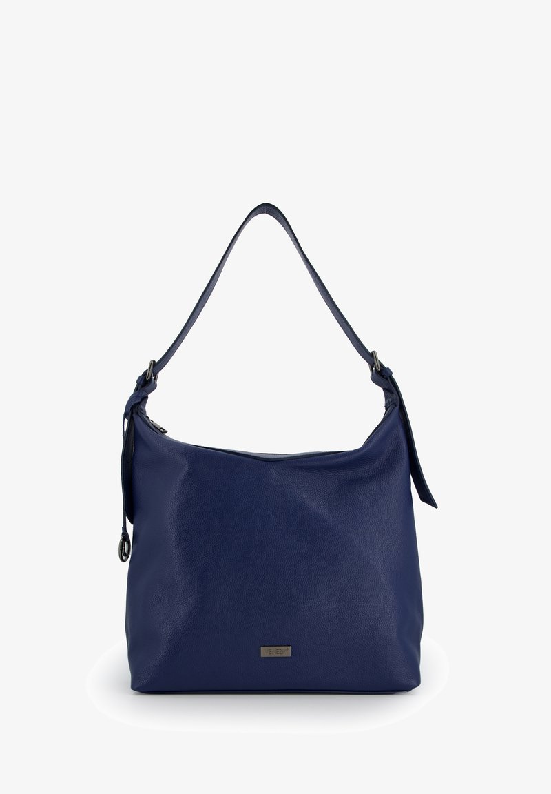 Marineblaue Leder-Schultertasche mit weicher Textur, abgerundeter Form, verstellbarem Riemen und einer kleinen Metall-Logoplatte auf der Vorderseite.