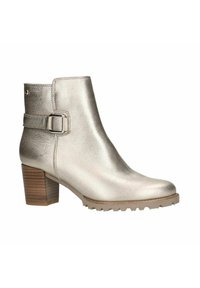 Metallisch goldene Knöchelstiefel mit glatter Oberfläche, spitzem Zeh, sicherem Schnallenriemen und kräftigem Holzabsatz; strukturierte Gummisohle für Griffigkeit.