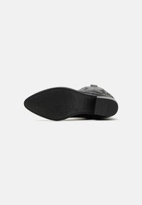 XTI Botas camperas - black