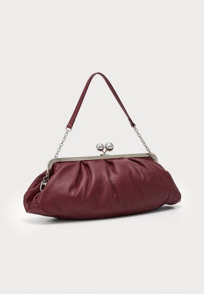 WEEKEND MaxMara MARCHE - Clutch - rubino