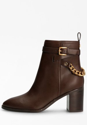 Ankle boot