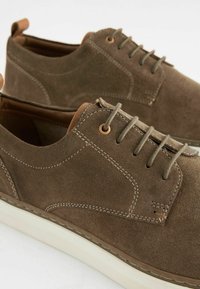 Next DERBY  - Volnočasové šněrovací boty - taupe brown