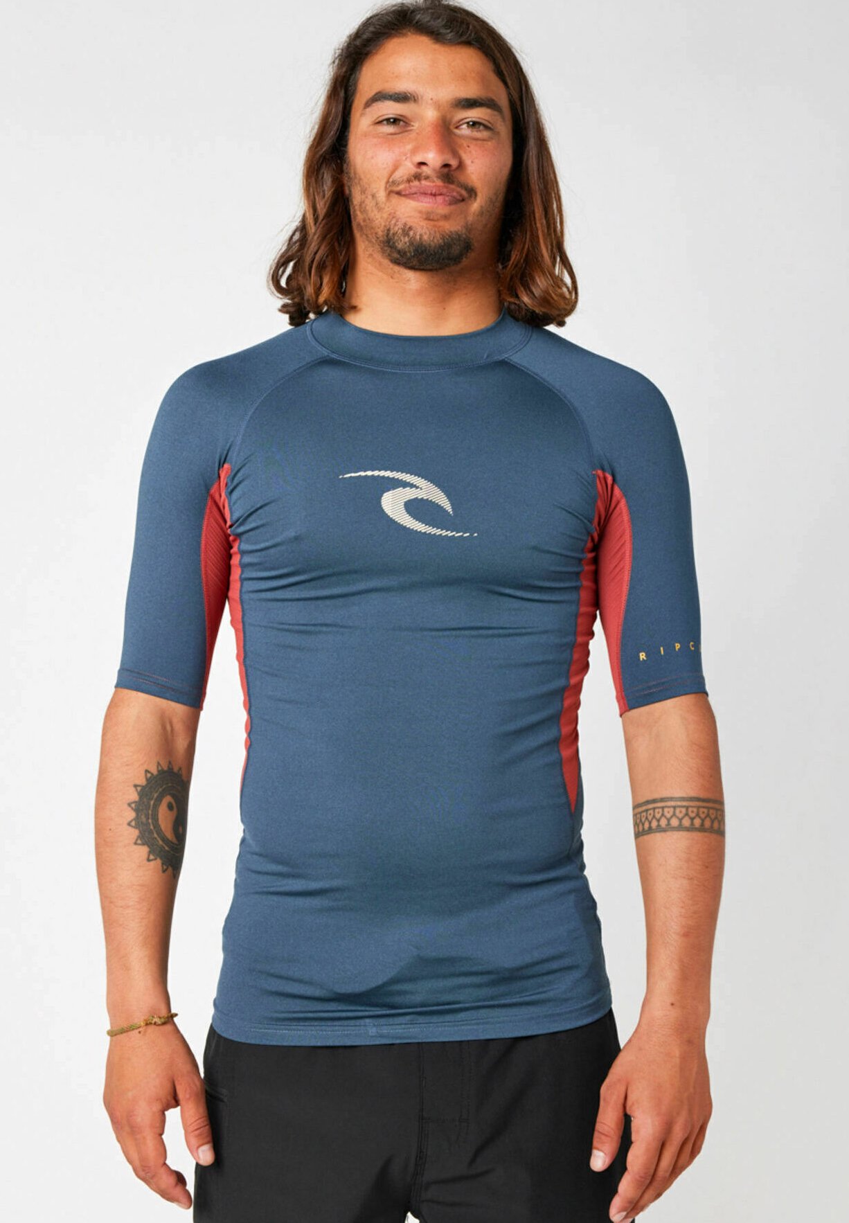 Rip Curl Herren Rashguard Surf-Shirt – 92% Nylon, 8% Elasthan, Nahtlose Achseln, Mit Boardshort-Verbinder