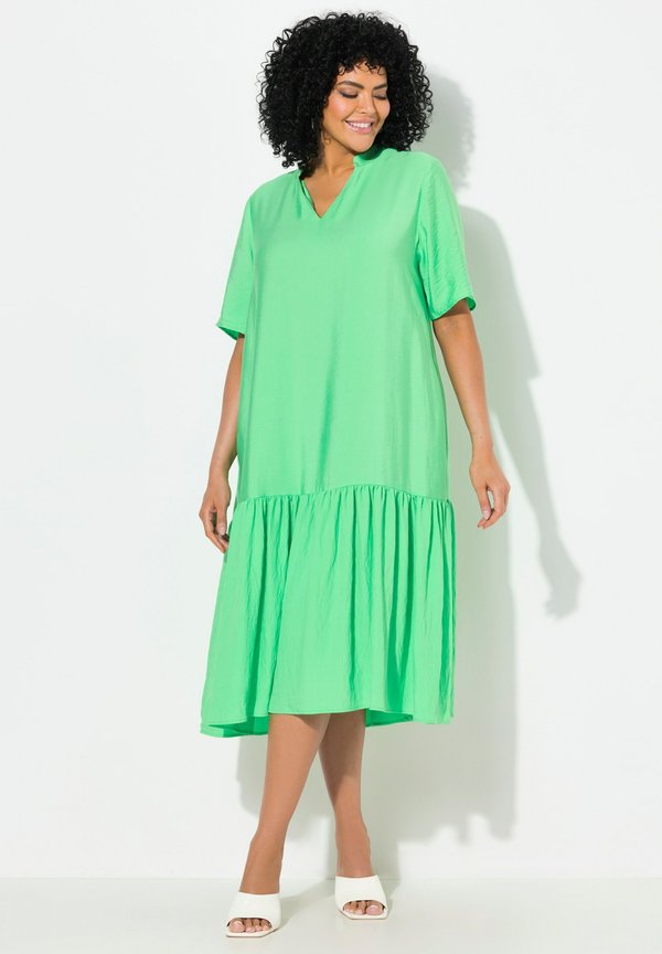 FLOUNCE PANEL SHORT SLEEVE  - Freizeitkleid - kiwi