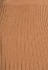 ONLY Pennkjol - brown