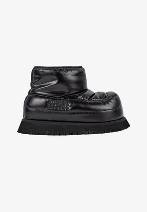 Maison Martin Margiela, SNOW BOOTS BLACK - Bottes de neige - black