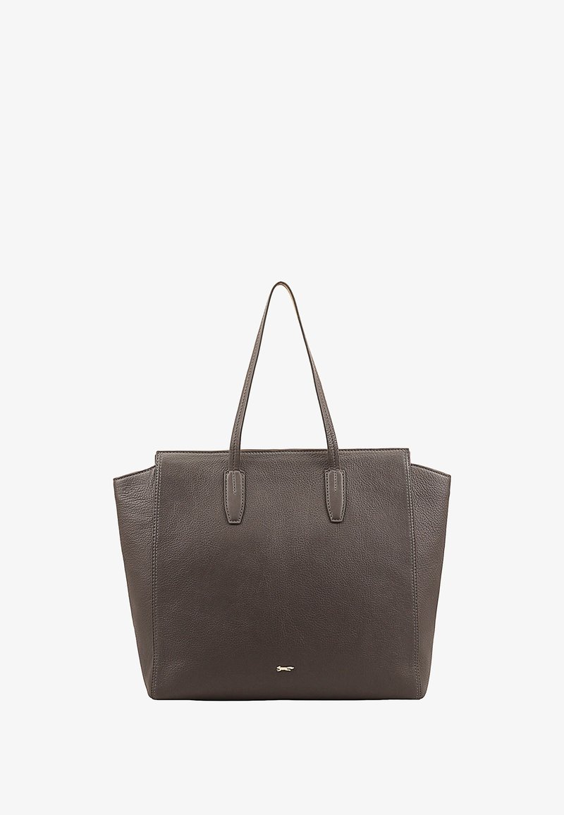 Bruine leren schoudertas met twee bovenhandvatten, gestructureerde vorm, subtiele textuur en een klein metalen logo aan de voorkant.