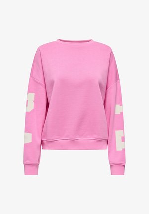 Sweat-shirt rose à manches longues avec lettrage blanc en blocs sur les manches, encolure ronde, poignets et ourlet côtelés, présenté sur un fond blanc.