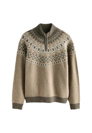 Pull en laine marron avec col, poignets et bas en côte, présentant un motif géométrique losange gris et blanc sur la poitrine et les épaules.
