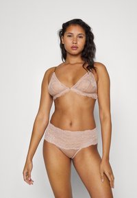 Calida SENSUAL SECRETS - String - almondine