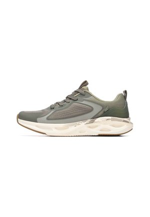 Zapatilla deportiva para hombre en verde oliva con parte superior textil con textura, suela de goma y mediasuela blanca cremosa contrastante, con un sistema de cordones eficiente.