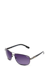 Occhiali da sole con una struttura elegante in metallo nero e lenti a sfumatura viola. Presentano una forma curva e bracci robusti con accenti del logo del marchio.