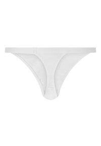 String blanc en tissu doux, avec une ceinture lisse, un design minimaliste et des bords sans couture pour le confort.