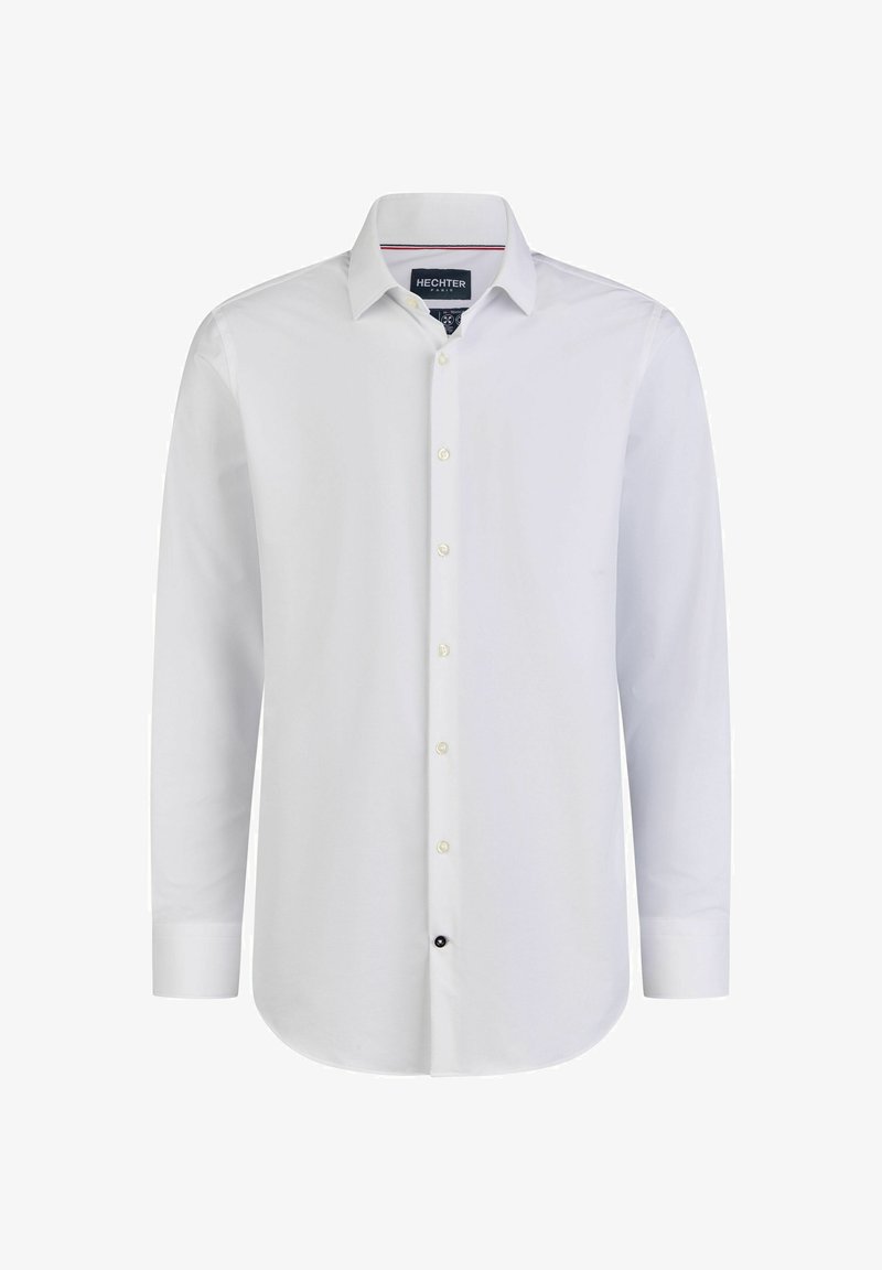 Weißes Langarmhemd aus Baumwolle, spitzer Kragen, Knopfverschluss vorne mit hellen Knöpfen und einem schwarzen Knopfdetail am Saum.