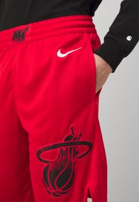 Nike Performance NBA MIAMI HEAT SHORTS - Klubbkläder - university red/white