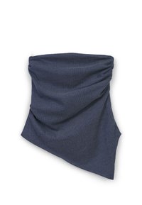 Gaiter da collo blu scuro realizzato in tessuto morbido, con un motivo a righe testurizzate e design drappeggiato per flessibilità e comfort.