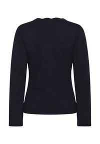 Pull en maille bleu marine à manches longues et col rond, vu de dos sur un fond blanc.