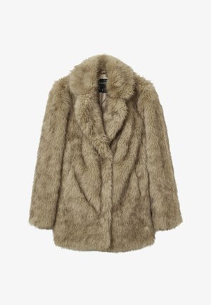 Cappotto in finta pelliccia di colore marrone chiaro, con colletto e chiusura doppiopetto, dalle texture morbida e pelosa e dal fit rilassato.
