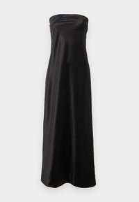 Vestido largo sin mangas de satén negro, con un diseño sencillo, textura suave y silueta fluida.