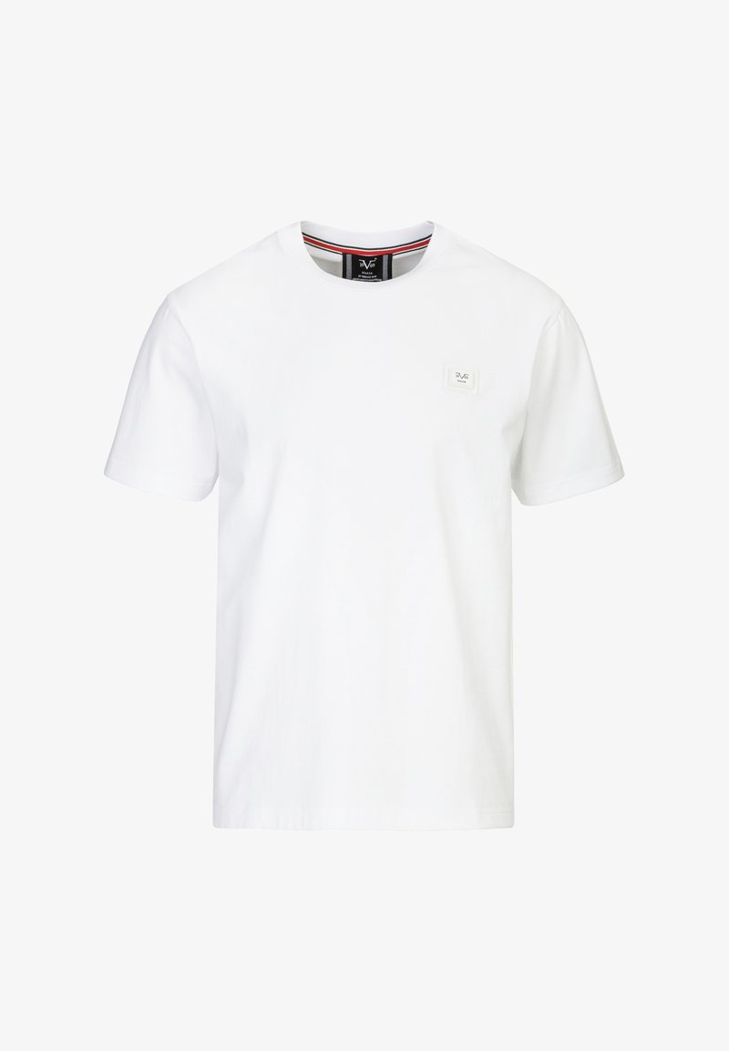 Witte katoenen t-shirt met een ronde hals, korte mouwen en een klein logo op de borst. Heeft een gestreepte binnenzijde van de kraag.