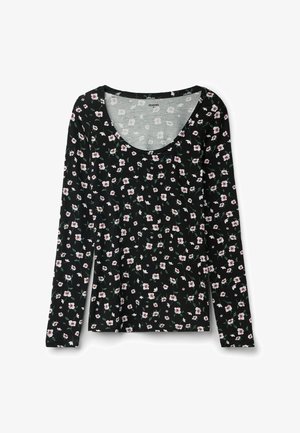 Langärmliges Shirt aus schwarzem Stoff mit floralem Muster in Rosa- und Weißtönen. Rundhalsausschnitt und weicher Textur.