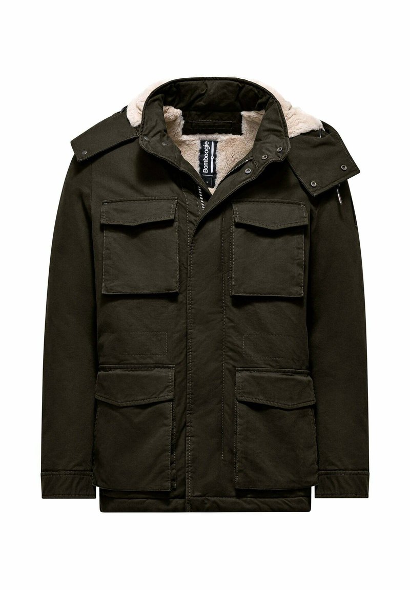 Donkergroene parka-jack met een kraag van nepbont, meerdere voorzakken en een ritsluiting. Heeft een capuchon en duurzame stof.