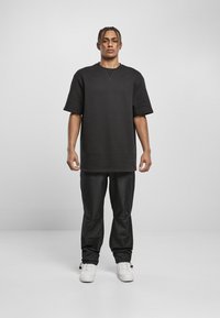 Urban Classics OVERSIZED - Navadna majica - black