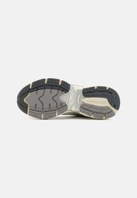 Mardii Sneaker Silver Grey main image 0