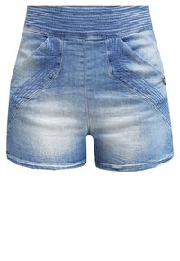 Shorts de mezclilla con un lavado azul claro, que presentan una cinturilla texturizada y acanalada, y dos bolsillos frontales con diseños en ángulo.