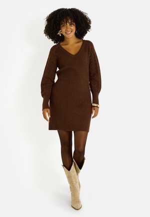 BRILLANTE À COL V - Vestido de punto - marron