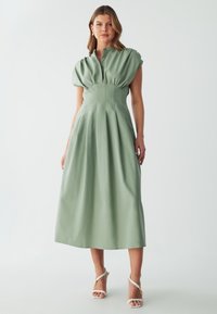 WILLA OTIS - Blusenkleid - sage green