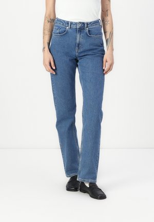 Jeans blu a vita alta, dritti, realizzati in denim. Presentano cinque tasche, passanti per cintura e una chiusura con bottone classico. Texture liscia.