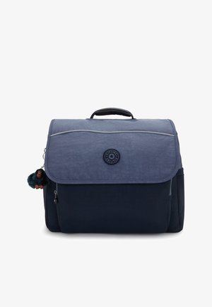 Blaue und marineblaue rechteckige Kipling-Tasche mit Klappe, Tragegriff oben, Fronttasche und kleinem dunkelblauen Affen-Schlüsselanhänger an der Seite.
