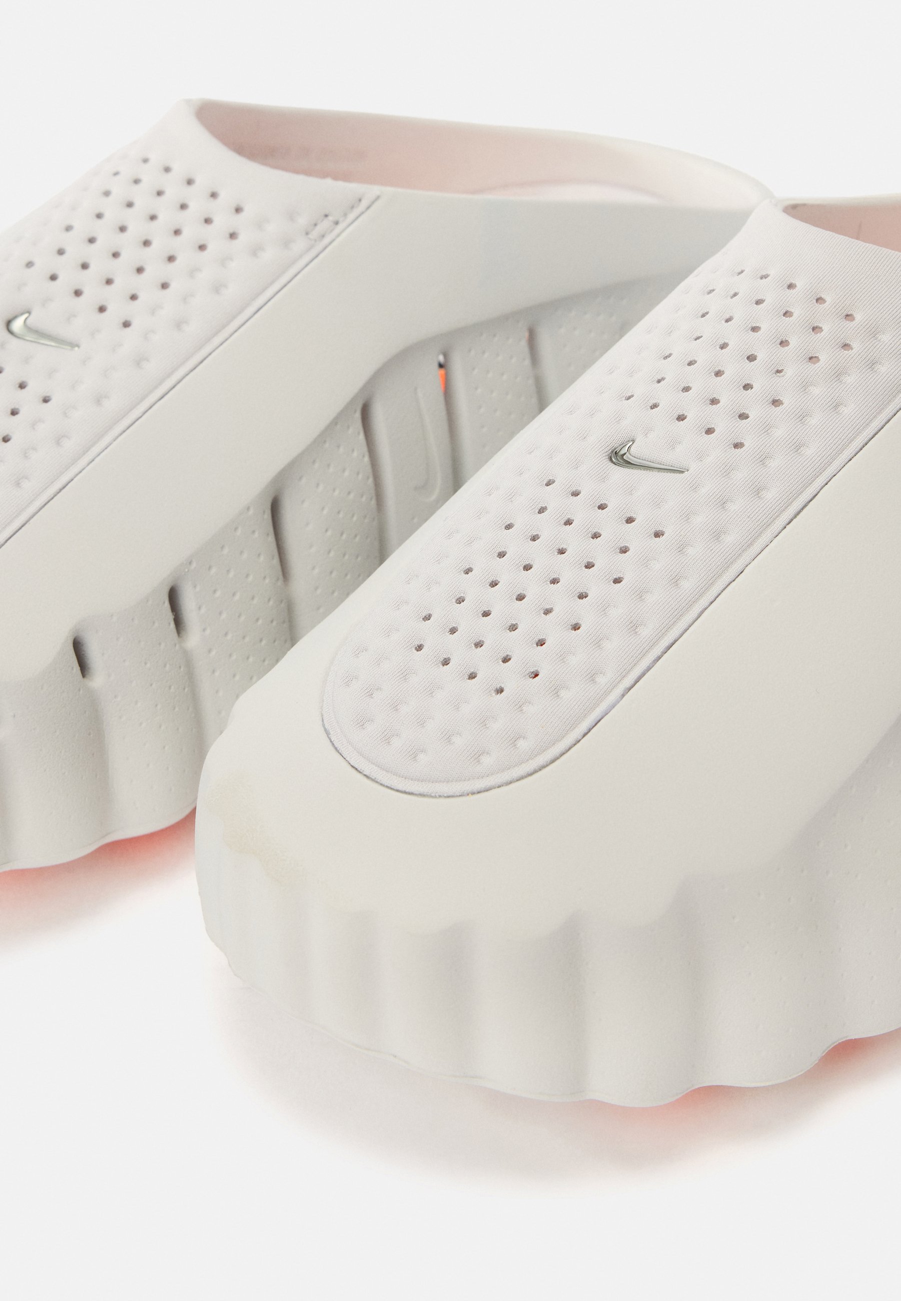 Nike Performance MIND 001 - Avalynė treniruotėms - light smoke