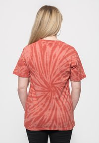 Paradiso Clothing VAN HALEN JAGGED BAND LOGO DYE WASH - Print T-shirt - red