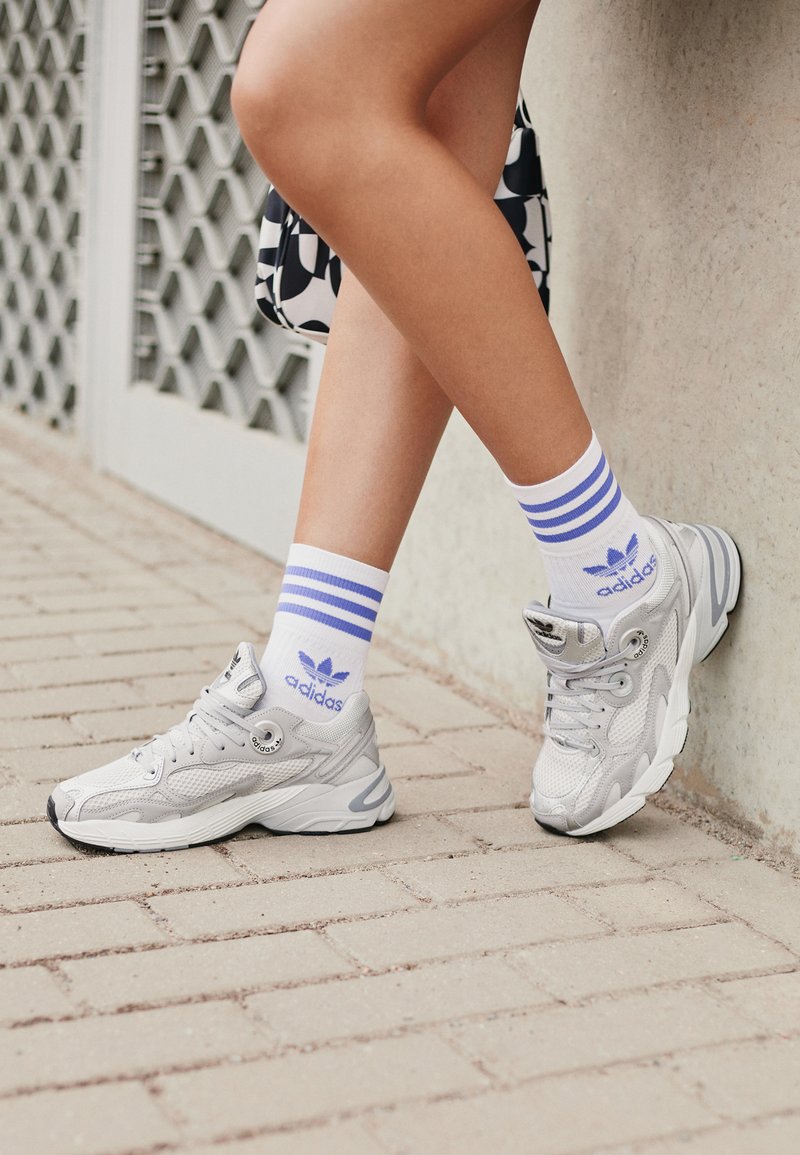 adidas originals astir mens