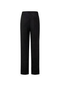 Zwarte broek met een relaxte pasvorm, elastische tailleband en een enkele achterzak. Gemaakt van soepel materiaal met een licht glanzende afwerking.