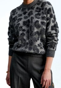 LOLA CASADEMUNT Stickad tröja - grey