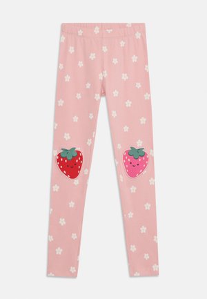 Rosa barneleggings med mønster av små hvite blomster, med smilende røde og rosa jordbærlapper på knærne.