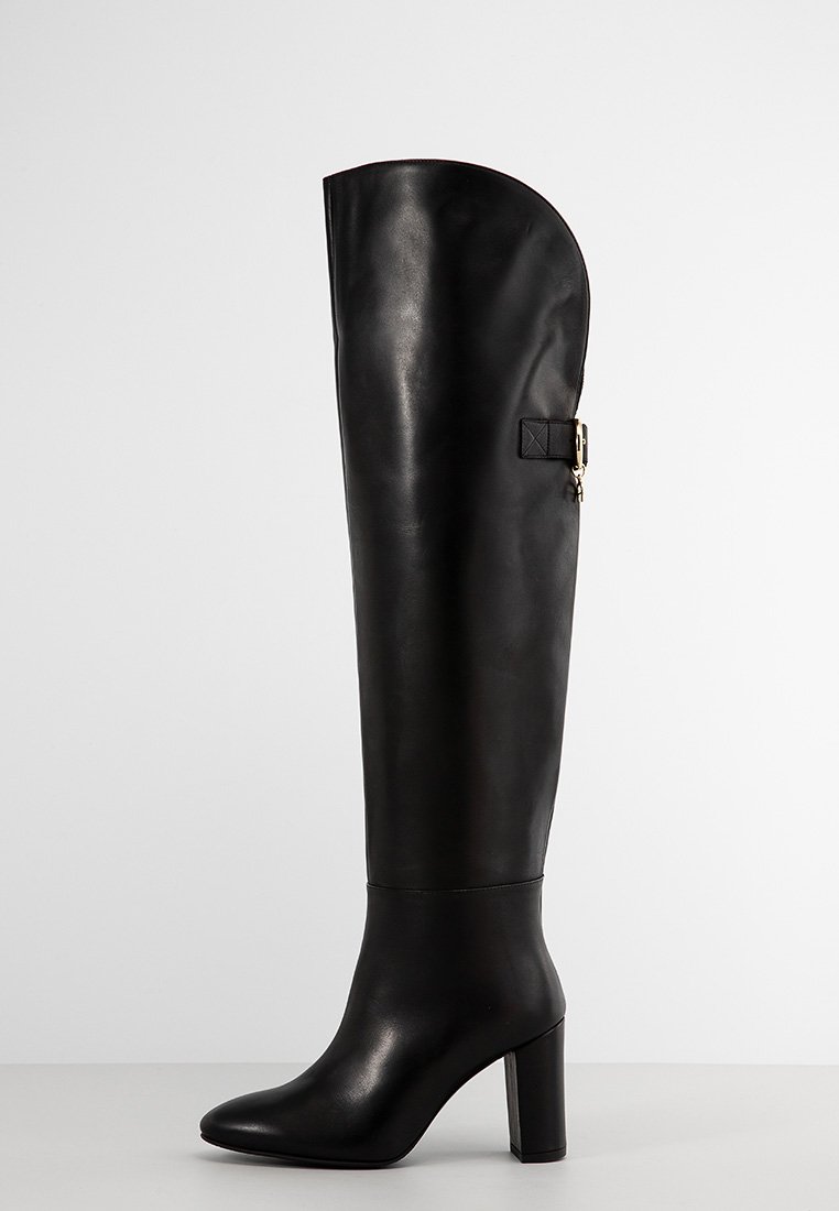 Cizme peste genunchi