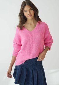 Next RELAXED FIT SOFT TOUCH V-NECK  - Pullover - pink bright