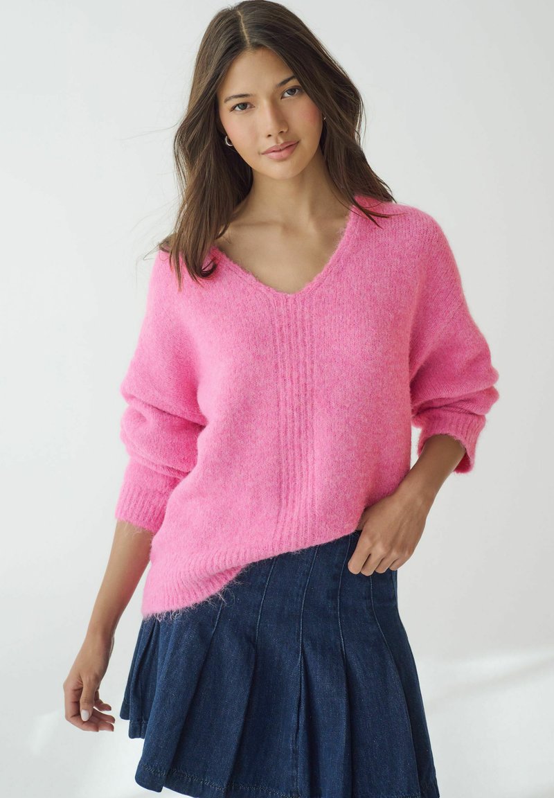 Next RELAXED FIT SOFT TOUCH V-NECK  - Pullover - pink bright