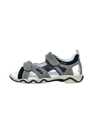 Sandale grise et marine avec des sangles Velcro ajustables, design découpé, suède texturé et semelle en caoutchouc, avec une semelle intérieure légèrement contournée.