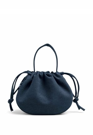 Sacca a cordoncino in tessuto blu scuro con forma arrotondata, dotata di due lacci rimovibili e di un unico manico superiore. Texture liscia.