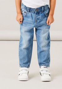 Name it NMNSYDNEY UNISEX - Brīva piegriezuma džinsi - light blue denim