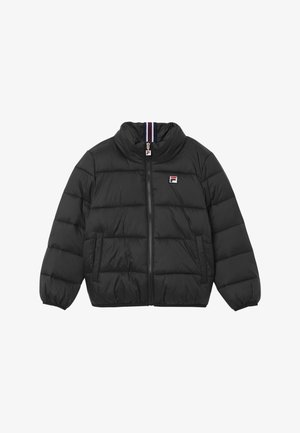 Chaqueta acolchada negra con cremallera completa en la parte delantera, dos bolsillos laterales, puños elásticos y un pequeño logo rojo, blanco y azul en el pecho y en la cremallera.