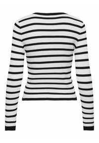 Haut à manches longues en maille côtelée à rayures noires et blanches, présentant une silhouette ajustée et un col arrondi. Tissu texturé avec des rayures contrastantes.