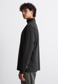 Marc O'Polo DENIM TURTLE NECK RELAXED FIT - Hosszú ujjú felső - black