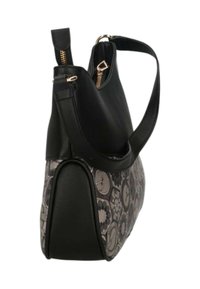 Borsa a mano in pelle nera con una sezione inferiore con motivo in tonalità di grigio, caratterizzata da dettagli in oro e tracolla, che presenta un design curvo.